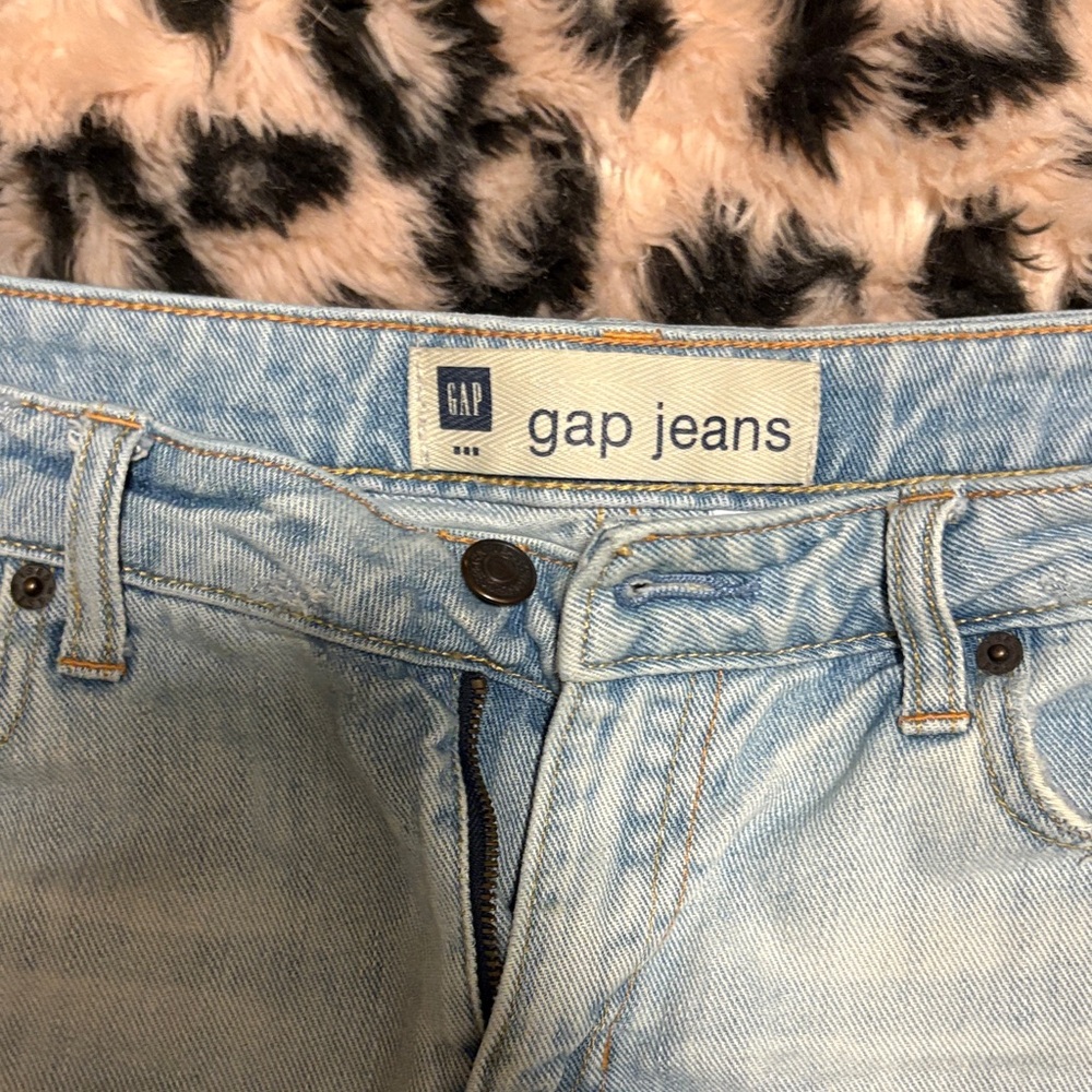 GAP Retro Light Blue Jean Shorts - Picture 2 of 5